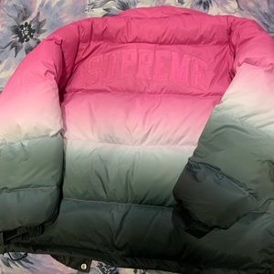 Supreme SS18 Gradient Puffer Jacket Pink size M